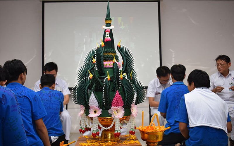 บริษัท พี ควอลิตี้ แมชชีน พาร์ท จำกัด จัดพิธีบายศรีสู่ขวัญ ส่งพนักงานทวิภาคีกลับบ้าน เมื่อเวลา 18.30 น. ของวันที่ 29 กันยายน 2561