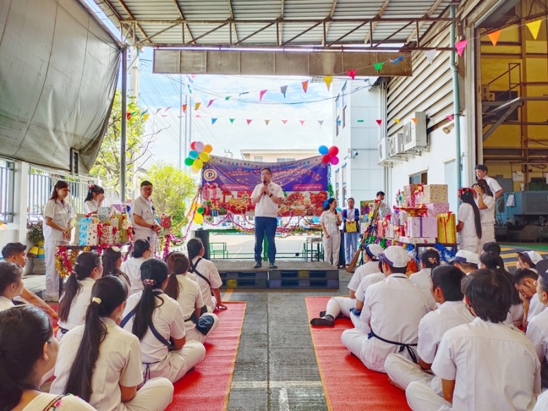 คุณพัฒนศักดิ์ แสนสมรส กรรมการผู้จัดการ บริษัท พี ควอลิตี้ แมชชีน พาร์ท จำกัด  ได้เปิดกิจกรรม Big Cleaning Day 2024 และงานเลี้ยงขอบคุณพนักงาน พร้อมเป็นประธานในการจับฉลากของรางวัล และได้มีการเลี้ยงอาหารกลางวันเพื่อเป็นการขอบคุณพนักงาน เมื่อวันที่ 28 ธันวาคม 2567