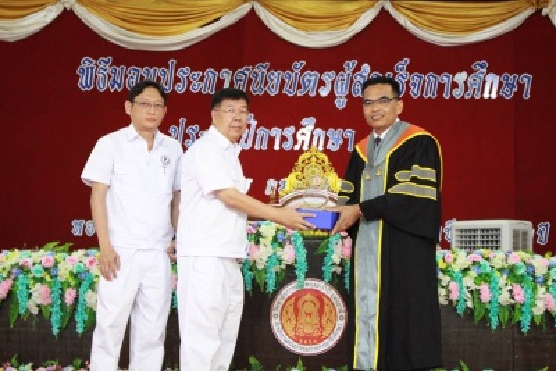 บริษัท พี ควอลิตี้ แมชชีน พาร์ท จำกัด รับมอบโล่เกียรติคุณเป็นผู้ให้การสนับสนุนการจัดการเรียนการสอนในสถานประกอบการและสนับสนุนนักเรียน นักศึกษาฝึกประสบการณ์ในสถานประกอบการ ณ หอประชุมกุมภวาวิวัฒน์ วิทยาลัยการอาชีพกุมภวาปี 26-27กุมภาพันธ์2561
